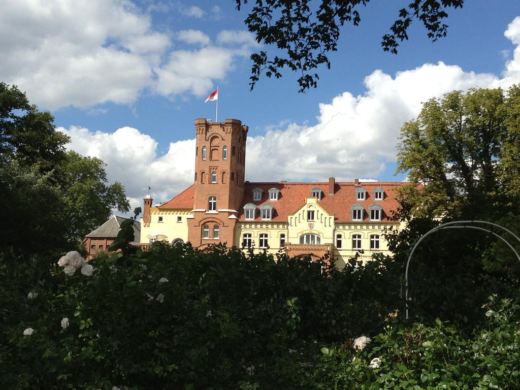 Schloss Lelkendorf - Fewo Parkblick المظهر الخارجي الصورة